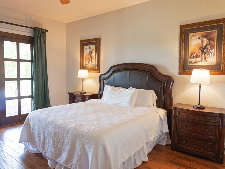 Bedroom with a queen bed