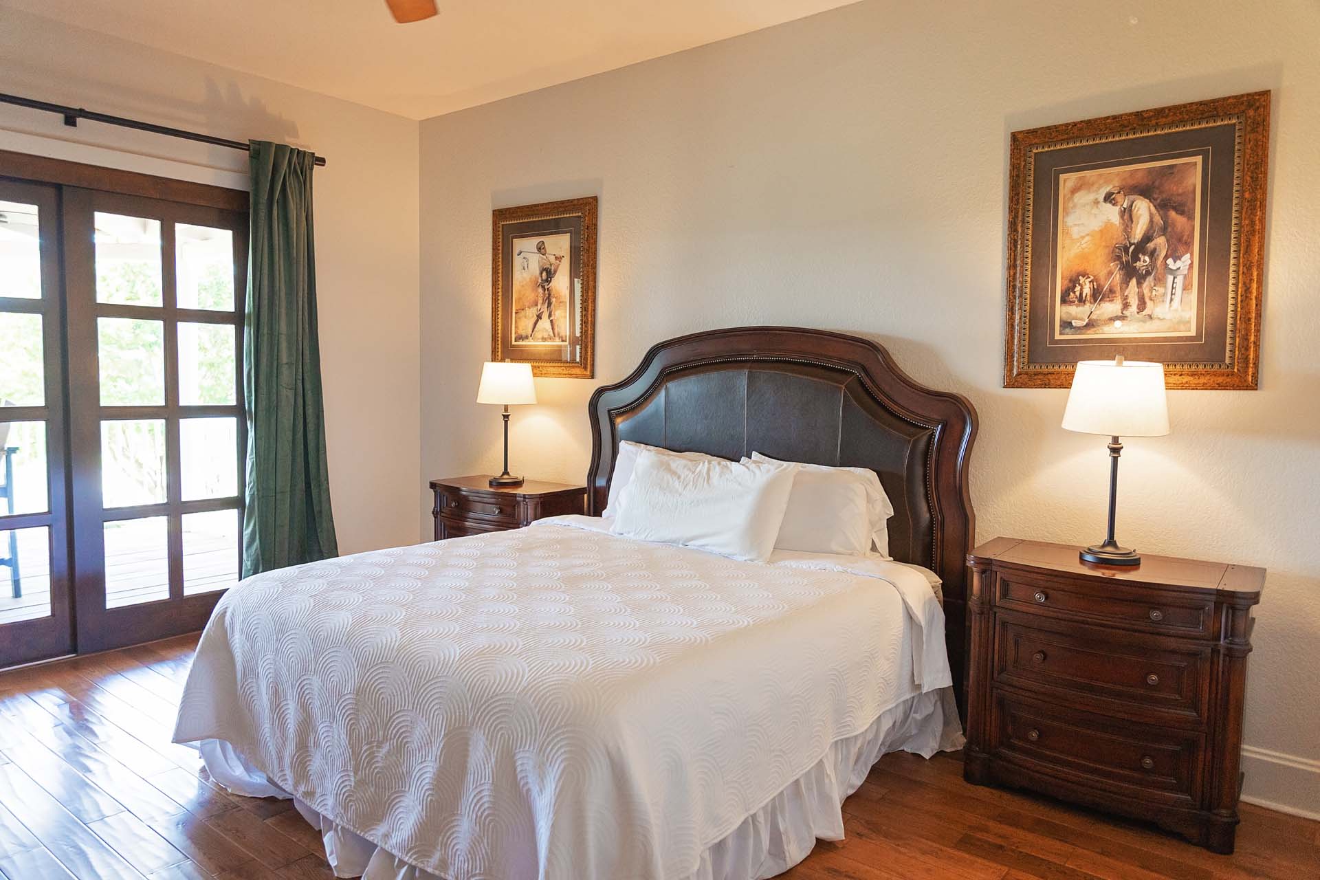Bedroom with a queen bed
