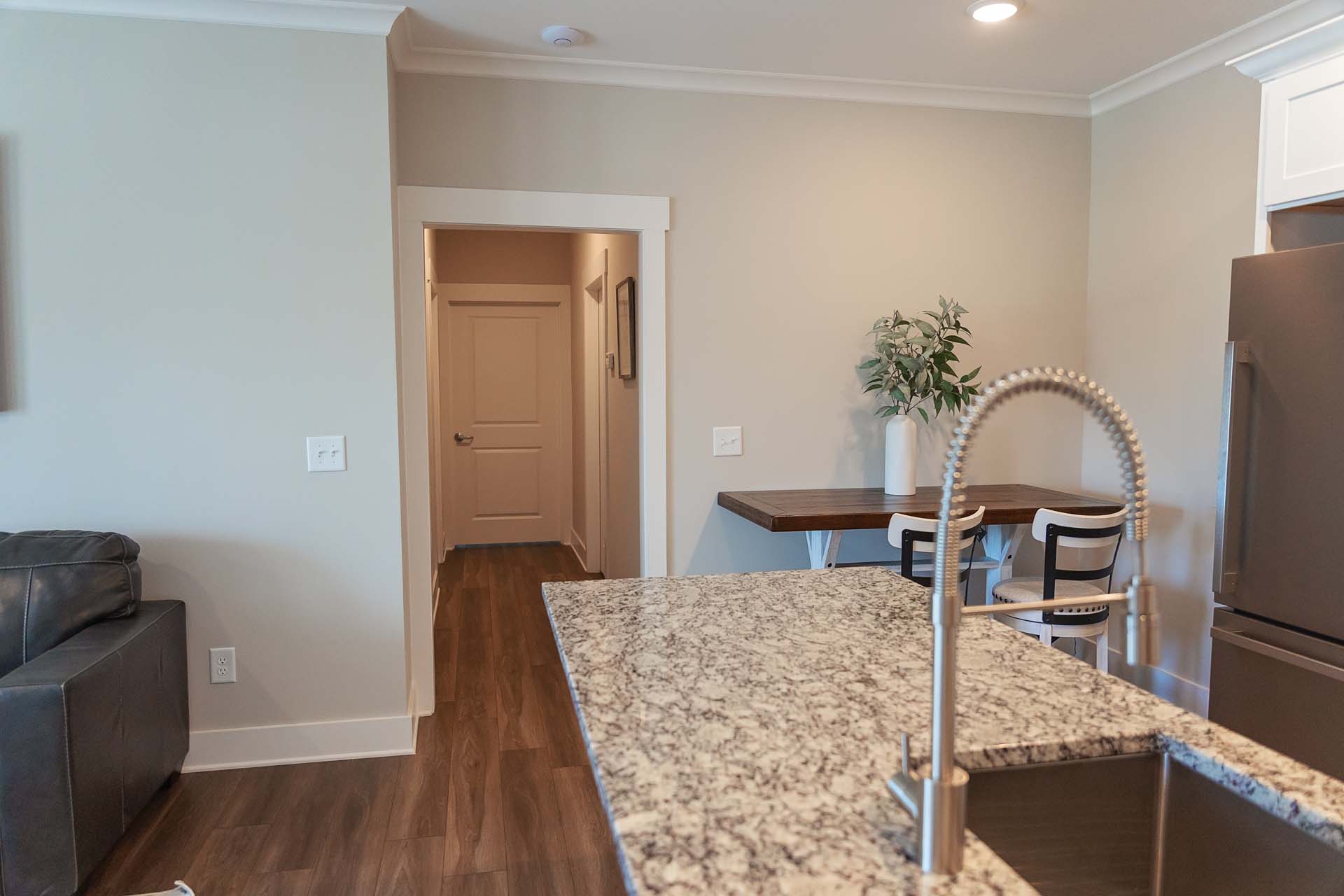 Suite kitchen counter
